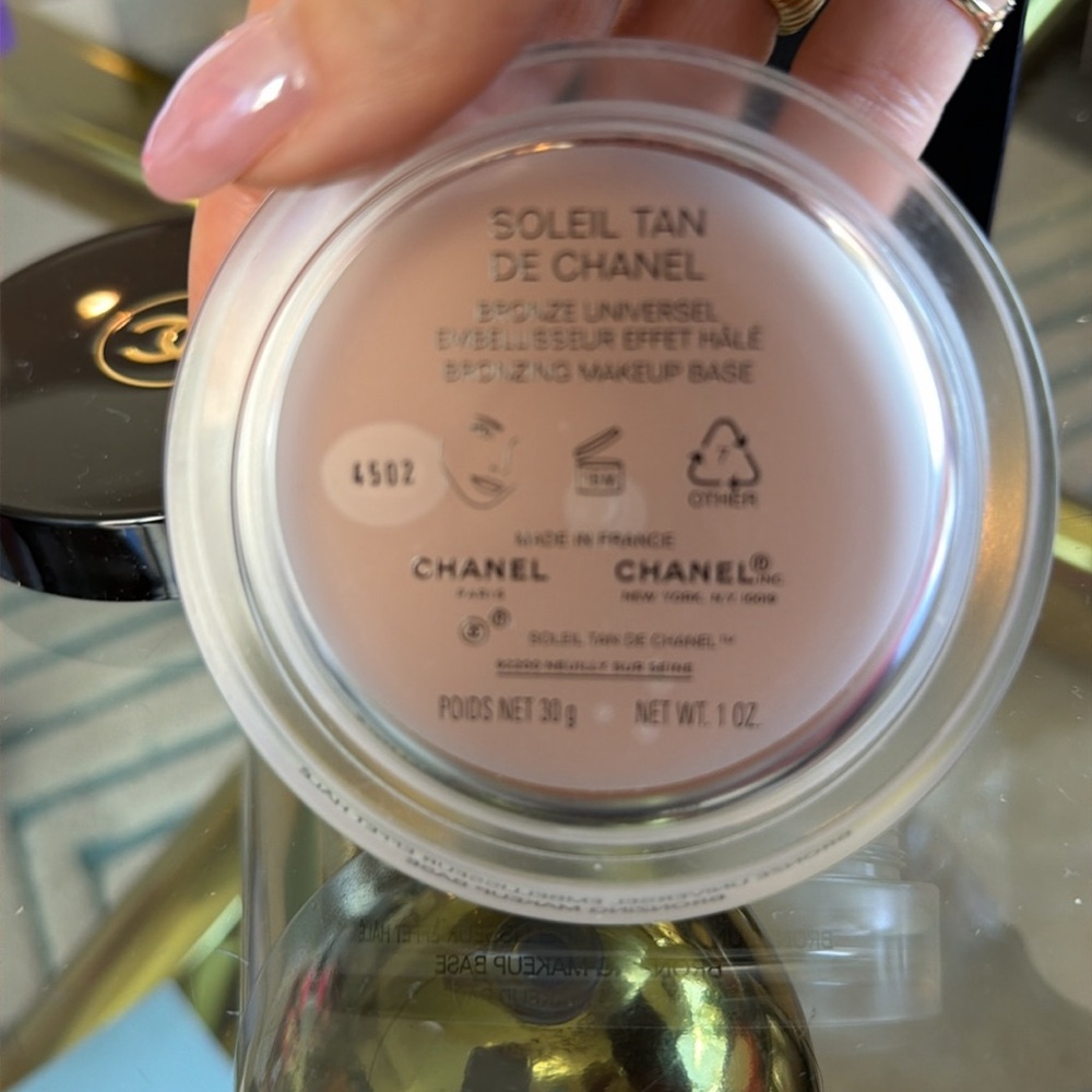 BNIB “Soleil Tan De Chanel” Bronzing Makeup Base 185.300 *RARE & Out of Stock* - Picture 2 of 2